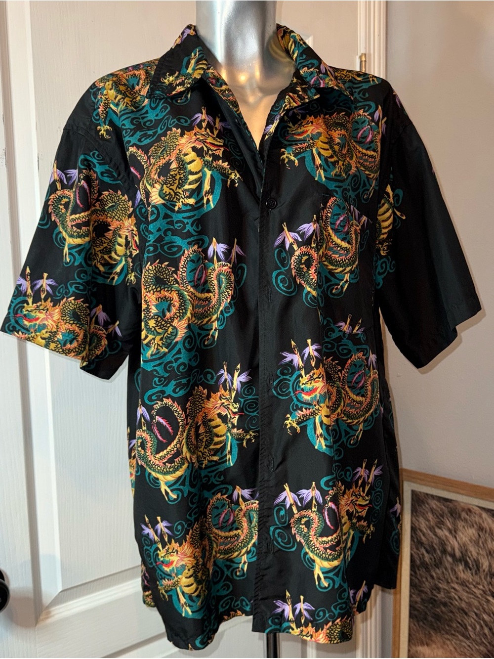 Men's Black Dragon Print Short-Sleeve Button-Down Shirt
